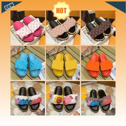 Designer pool pillow couple slippers men womens flat shoes luxury Slides cartoon soft sandals beach thick vocation house lightweight colors thick Shower Room