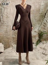 Casual Dresses VGH Solid Patchwork Folds Temperament Dress For Women V Neck Long Sleeve High Waist Elegant Slimming Female Fashion