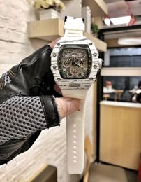 2021 Man Watch Fashion Quartz Men039s Watches Gift Men Carbon Fiber Pattern 6 Hands Running Seconds Flat Tapered Crown Trend12391765