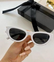 Luxury Designer Sunglasses Fashion Classic Cat Eye Sunglasses Goggles Outdoor Beach Glasses Men Women 6 Colors Optional With Case 5111878