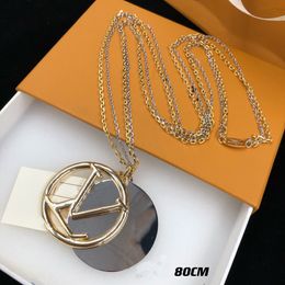 Colares colares europeus e americanos Colares de designer de tendências top Luxury clássico de 18k colares de ouro V Presentes de jóias para homens e mulheres Dia de Ação de Graças