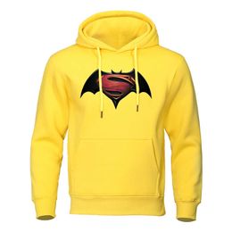 Mens Hoodies Sweatshirts Patterned printed on bats casual and comfortable hoodie loose wool hip-hop fashionable zipper street clothing mens 240425