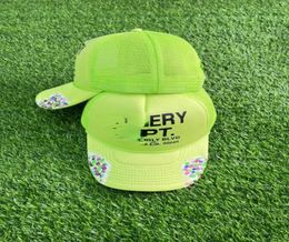 Fluorescent Green Ball Caps Casual Lettering Curved Brim Baseball Cap Fashion Letters Graffiti Hat5692646
