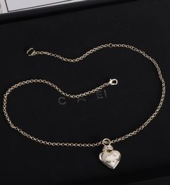 Luxury Heart Pendant Necklace Fashion Designer Letter Gold Plated Chain Necklaces Bijoux for Women Wedding Party Lovers Gift Engagement Jewelry