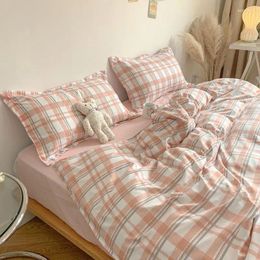 Bedding Sets INS Pink Stripe Set With Pillowcase Sheet Single Full Size Bed Linen Lattice Duvet Cover For Adults Man Grid Bedclothes