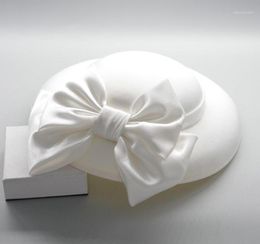 Stingy Brim Hats Big Fascinators For Weddings Large Bowknot Satin Hat White Women Elegant Feather Fedoras Black Ladies Vintage14239463