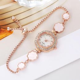 Wristwatches Women's Bracelet Watches Flower -shaped Shell Fine Diamond Mosaic Ladies Watch Female Rope Freely Regulates Reloj