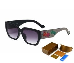 Brand Design Trendy Square Sunglasses Women Street S Eyewear Rose Flower Legs Thick Frame Fashion Female Cool Sun Glasses Trave1824756