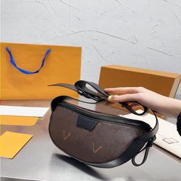 23SS Men's Luxury Designer Tote Bag Leather Crossbody Bag Shoulder Bag Men's Chest Bag Wallet Phone Bag Key Bag 23CM Kjcbp