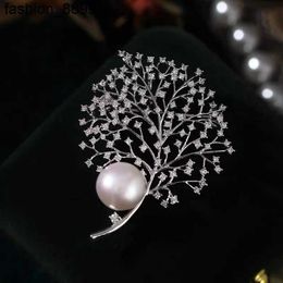 Pins Brooches Natural Freshwater Pearl Brooch 9-10MM Sky Star Zircon Coral ing Tree High Grade Elegant Temperament Style Womens Gift 231208