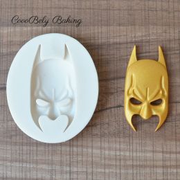 Moulds Super Hero Silicone Molds 3D DIY Fashion Mask Fondant Cake Molds Cake Decorating Tools Pastry Kitchen Baking Accessories M351