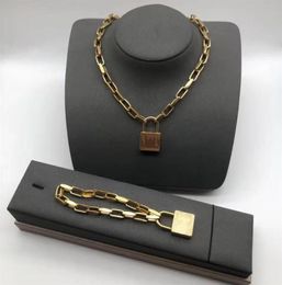 Designer Jewellery new letter clavicle chain necklace neckchain Bracelet feminine220L5880223