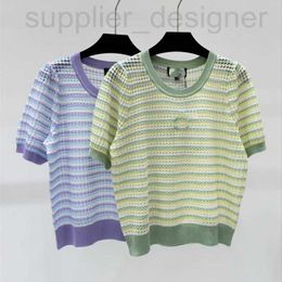 Frauen-T-Shirt-Designerin Gaoding Xiaoxiang 24 Sommer Neues dünner Wollseide Hohlhöhle Streifen Kurzschleiern Pullover Strickt-T-Shirt Rynt