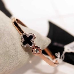 Fashion jewelry Designer bracelet Four Leaf Clover Lucky Bracelet Copper Alloy Versatile and Not Easy to Fade Womens Super Fairy