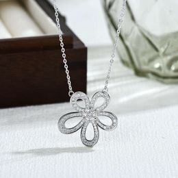 Van Necklace Pendant Necklaces 925 Silver Full Diamond Sunflower Necklace For Womens Instagram Light Luxury Simple And Fashionable Mother's Day Gift