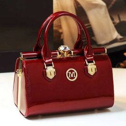 Bag Pillow for Women Fashionable Handheld One Shoulder Crossbody Water Diamond Clip Shaped Bright Leather
