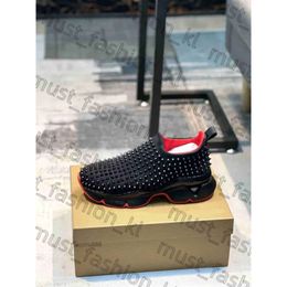 Men Casual Spike Sneaker Red Louboutine Heel Shoes Spike-Sock Soft Suede Calf Skin Leather Trainers Runner Full Rivets Low Top Slip On Shoes With 144