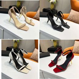 Quality Top Sandals Designer Style Patent Leather Thriller High Heels Women's Unique Letter Wedding Shoes Sexy Dress Send Box Sizes 35-42 Original Quality