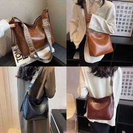 Fashion 2023 Brand Designer Small Simple PU Leather Crossbody Bags For Women Shoulder Bag Solid Colour Handbags And Purses 0211/23 Original Quality