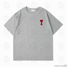 Tshirt Amis Mens Womens Designers t Shirts Paris Shirt Hip Hop Fashion Printing Short Sleeve High Quality Man Polo Chothes Play Tees Red Heart 9636 363X