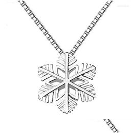 Pendant Necklaces 2023 Sweet Temperament Christmas Snowflake Small Fresh Leaf Clavicle Necklace Women Charm Simple Jewelry Gift Drop Dh7T1