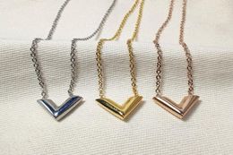 Stainless Steel Gold Necklace V Letter Pendant Necklaces Women Classic Designer Necklaces Love Jewellery 3 Colors3230425