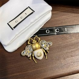 Brand Bee Logo Diamond Brooches Designer 18K Gold Brooch Engagement Love Gifts Pins Stainless Steel Jewellery