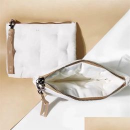 Bolsas de cosméticos La Brand for Girl Makeup Wash Bag Cloud Zipper Soft White Color Beauty Case portátil armazenamento belo
