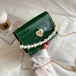 Shoulder Bags Sweet Female Handbag Spring 2024 Korean Crocodile Pattern Fashion Trend Ins Pearl Women Portable Crossbody