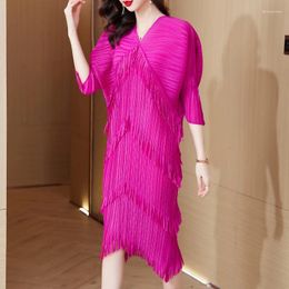 Party Dresses France Summer Pleated Dress High Quality Fashion Women Tassel Batwing Sleeve V Neck Rose Red Ladies Loose Long