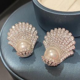 Stud Earrings Exquisite White Freshwater Pearl Earring Female Vintage Sparkling Zircon Stone Shell Shape Fashion Bijoux