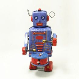 Funny Collection Retro Clockwork Wind up Metal Walking Tin Band Play gong drum robot recall Mechanical toy kids christmas gift 240424
