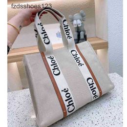 Fashion Tote Bags Bag Woody Handbag 2024 Designer One Shoulder Canvas Niche Design Cloees Portable Large Tote Women's Ca 77ZQ