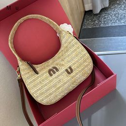 Best Selling Handbag Novel 80% Factory Popular Lazy Style Grass Woven Bag Handheld Weaving Hobo Stick for Womens Unique Texture Bag