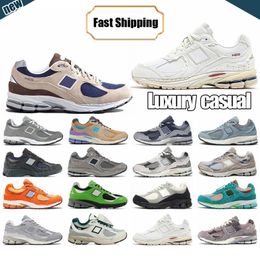 New Casual Designer Shoes 2002s Mens Womens Sneakers Green Mens Womens Sports Trail Running trainer soft Suede