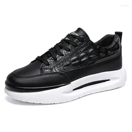 Casual Shoes 2024 Sports Men's Leather Topped Thick Sole Korean Fashion Board Youth Running