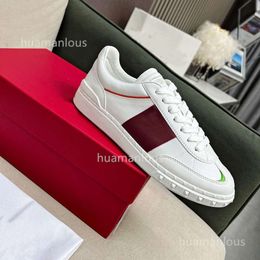 Flat Leisure 2024 Leather White Designer Vlogoo New Valentyno Bottom Genuine Shoes Versatile Little Sneakers Womens Stud Sports Couple Trainer Board D1AV