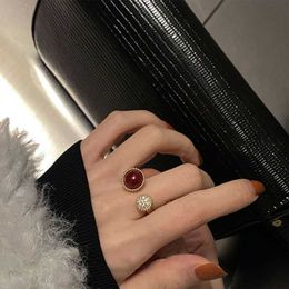 High cost rings performance jewelry Red Ring for Womens Luxury and Unique Design Exquisite Finger with common vnain