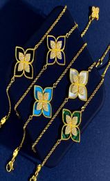 RC Italy Brand Clover Designer Charm Bracelets 18K Gold Shining Bling Crystal Diamond Sweet 4 Leaf Flower Bangle Bracelet Jewelry 2285429