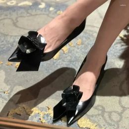 Dress Shoes Black Pointed Toe Flower Ladies Brand Designer Catwalk Slip-On For Women Low Heel Zapatos De Mujer Pumps