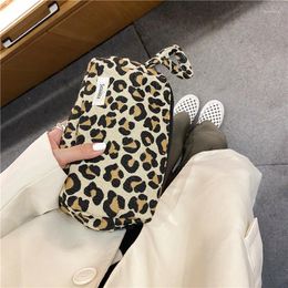 Wallets Women's Makeup Bag Simple Design Wallet Organizer Leopard Print And Zebra Canvas Zipper Wrist