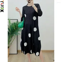 Casual Dresses YUDX Miyake Polka Dot Print Pleated Dress Fashion Three-quarter Sleeve LOOSE A-LINE For Women 2024 Autumn