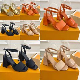 Leather Mid Heel Sandals Slippers Designer Fashion Ladies Flats Ankle Buckle Genuine Leather Base Mules Summer Beach Sexy Wedding Shoes 34-42 Original Quality