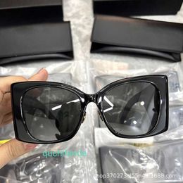 Classic Brand Retro Yoisill Sunglasses Chaoyang for Women with Wide Legs Super Cool Big Cat Eyes Men Personalized Fashion Style Slimming New Look