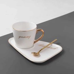 Mugs European Luxury Ceramic Office Coffee Cup and Sauce Set Milk Tea Cup Birthday Couple Gift Friend with Spoon Gift Box J240428