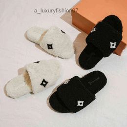 2024 NEW Designers Winter Luxurys Women wool Slippers fur Fluffy Furry Warm letters Sandals Comfortable embroidery Flip Flop size 36-42