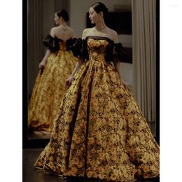Runway Dresses Vintage Yellow Celebrity Dress Jacquard Floral Satin Luxurious Strapless A-Line Woman Off Shoulder Court Party Prom Gowns