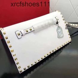 Chain Bag Crossbody Hand Designer Square Vallentiiinotinos Letter Bags Baguette Purse Womens Hand Light Versatile Luxury Leather Rivet K26B