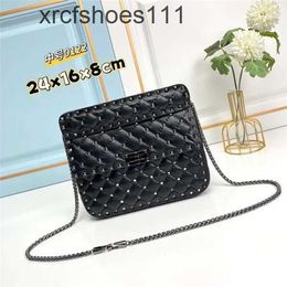 Womens Crossbody Designer Lock Chain Bag Shoulder Bags Rivet Buckle Star Vallentiiino Stud Style One Sheepskin Small High-quality Square Casual 7L06