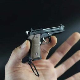 Gun Toys Alloy G17 Pistol Shape Keychain Mini Metal PUBG M92F 92F Desert Eagle Portable Gun Model Desert Eagle Gifts Wooden T240428